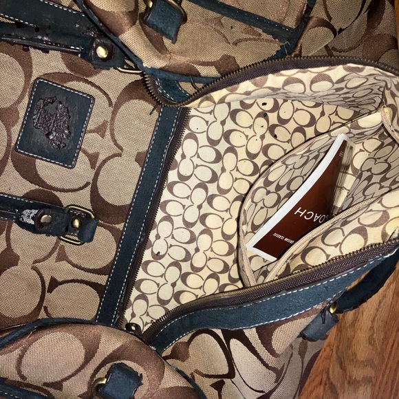 Signature Coach duffle bag - Picture 10 of 10